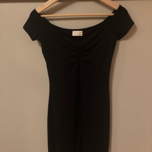 ARITZIA Off the shoulder dress - Picture 1 of 2